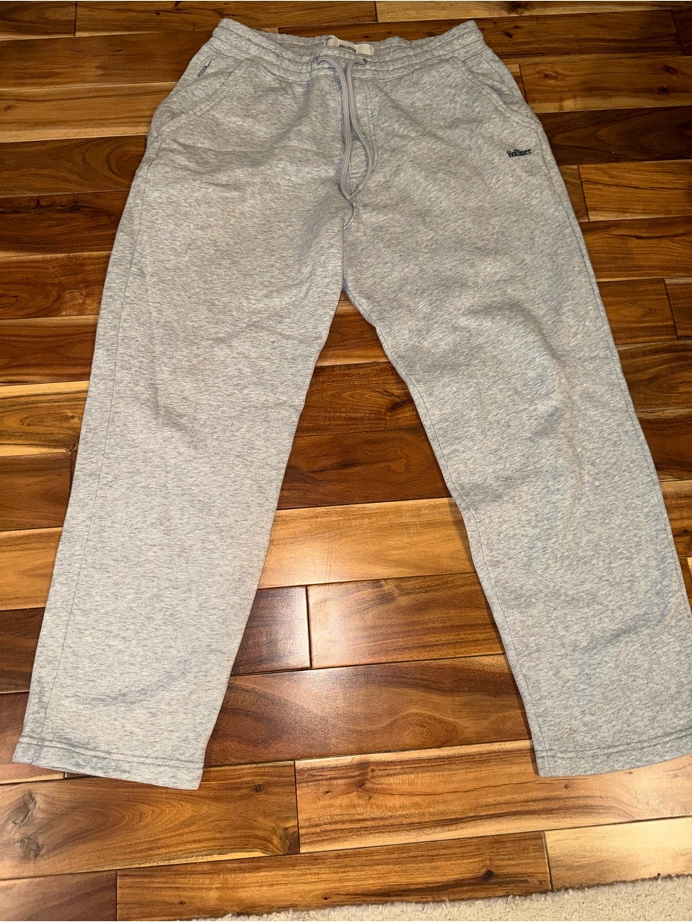 Hollister Men's Gray Fleece Sweatpants - Light Heather Gray